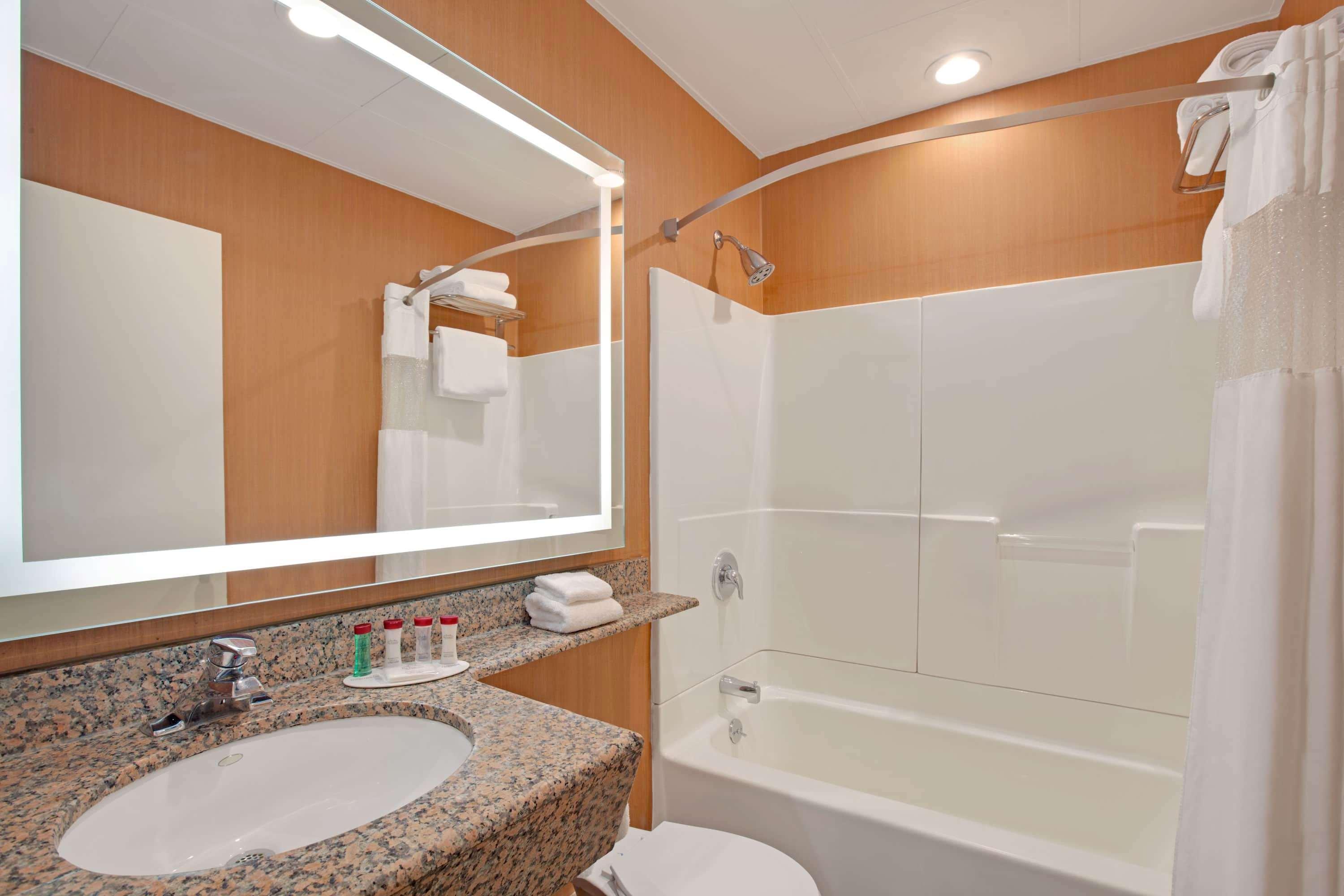 Ramada By Wyndham Bronx Hotell New York Eksteriør bilde