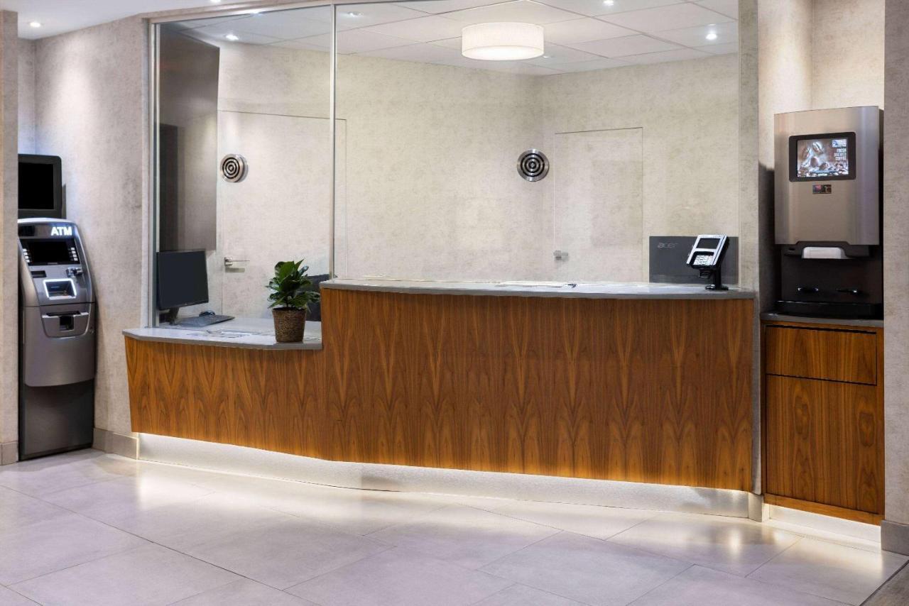 Ramada By Wyndham Bronx Hotell New York Eksteriør bilde